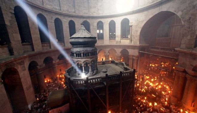 Lumina Sfântă va fi adusă în România pentru al 11-lea an consecutiv - bisericasfantuluimormantierusali-1555418151.jpg