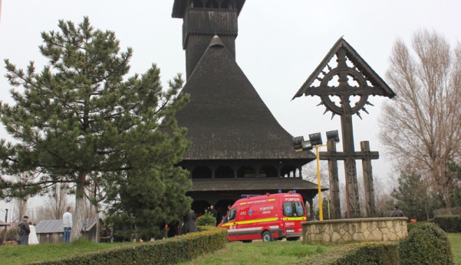SCANDALUL de la Biserica Sf. MINA ia amploare! ENORIAȘII S-AU REVOLTAT - bisericasfminapreotlesinat-1363204725.jpg