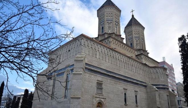 Decesul suspect al unui episcop, anchetat de procurorii constănțeni după 69 de ani - bisericatreiierarhidiniasidoxolo-1537872895.jpg