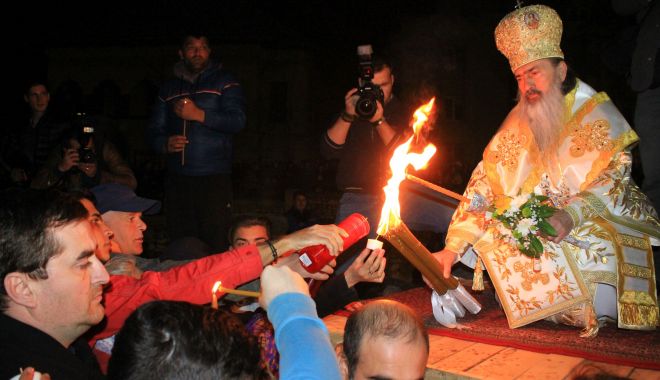 Credincioşii vor putea să meargă la slujbele oficiate de biserici în noaptea de Înviere - biserici-1616782539.jpg