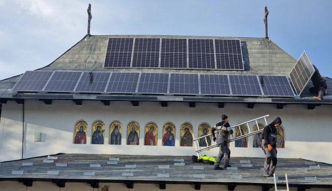 Ministerul Mediului: S-a lansat programul dedicat instalării panourilor fotovoltaice pentru biserici şi instituţii sociale