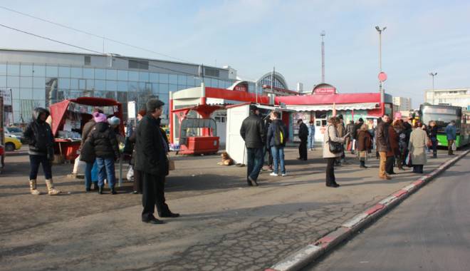 Bișnițarii de țigări, cu interdicție  în piața Abator și Gara Constanța - bisnitaricuinterdictie-1420379089.jpg