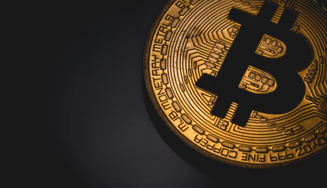 Un bitcoin a depășit din nou 10.000 de dolari - bitcoin-1589015408.jpg
