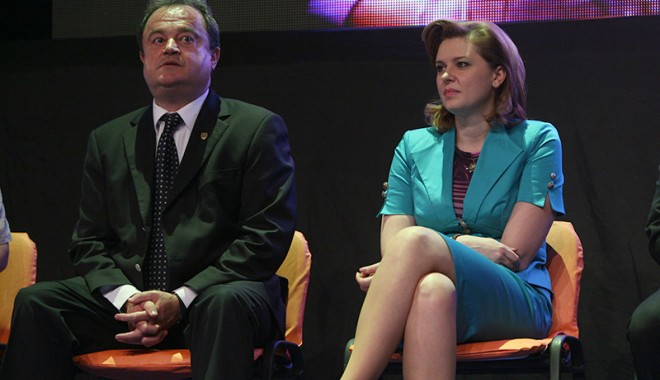 Vasile Blaga și Roberta Anastase, decorați de statul italian - blaga-1373493859.jpg
