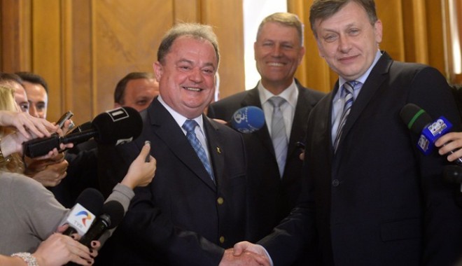 Mâine se ia decizia politică privind PNL-PDL - blaga-1405349363.jpg