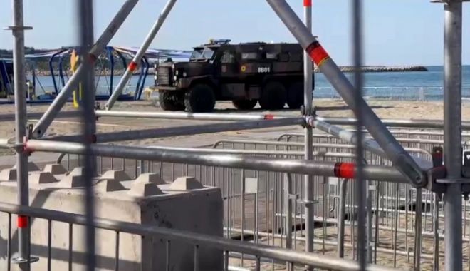 BLINDAT DE RĂZBOI Cougar 6×6 HE MRAP, parcat la intrare PE PLAJA NEVERSEA - blindat-1688645973.jpg