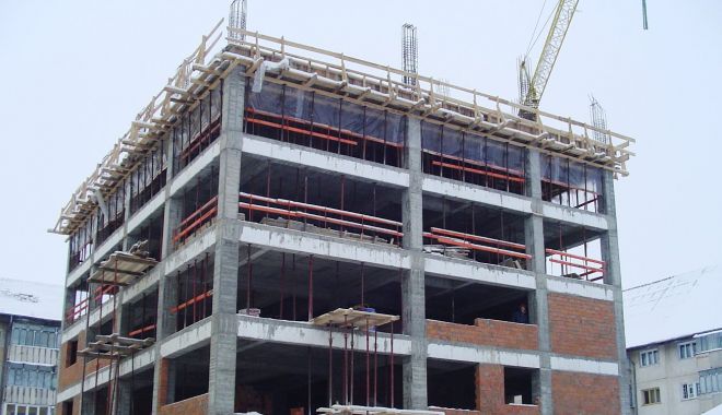 Țeapă de zeci de mii de euro cu apartamente plătite în avans. Constructorul, plasat sub control judiciar