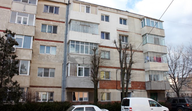 Cum a prăbușit întreținerea piața chiriilor din Constanța - bloc-1331826919.jpg