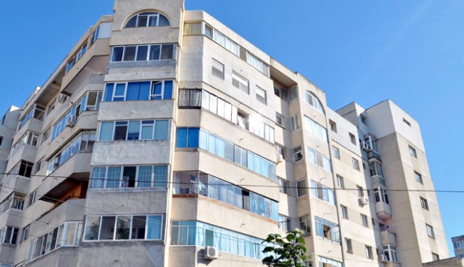 Unde închiriem un apartament  cu patru camere, la preț de două - bloc-1345562624.jpg