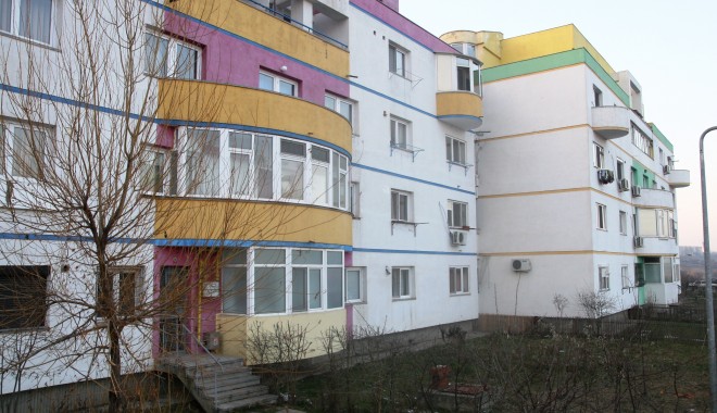 Din cauza datoriilor, 4 blocuri din Cernavodă riscă să rămână fără apă - bloc-1362400033.jpg