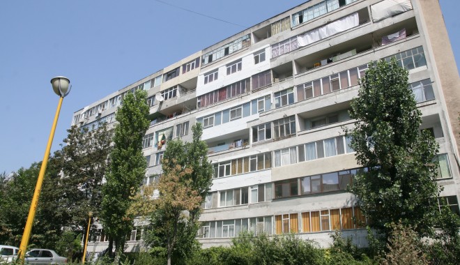 Care este valoarea medie a unui credit pentru cumpărarea unei locuințe în județul Constanța - bloc-1366884722.jpg