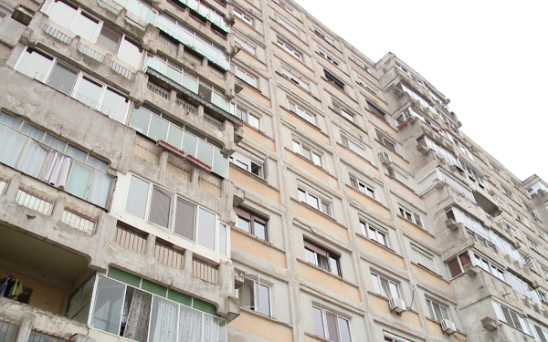 RAJA. Asociațiile debitoare cu datorii la apă, avizate pentru debranșare - bloc-1459337313.jpg