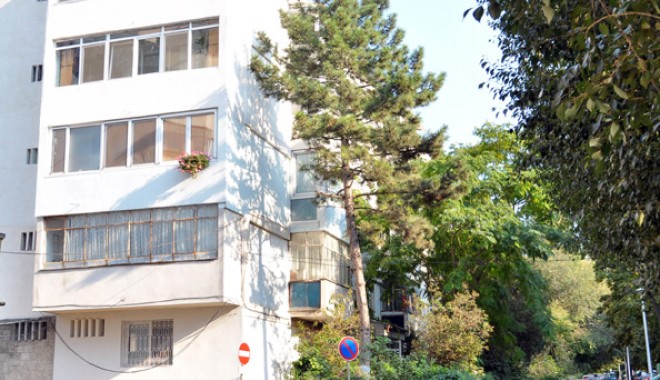 APARTAMENTELE NEMOBILATE din Constanța, PUȚINE ȘI SCUMPE. Iată CÂT CER acum proprietarii - blocconstanta-1365937776.jpg