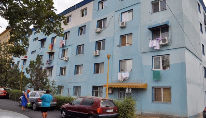 Constanța, mai rău ca-n Evul Mediu - blocg1poarta66-1343937825.jpg