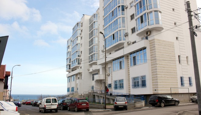 Vrei să faci o investiție bună?  Iată în ce zone ale Constanței  se merită să cumperi un apartament - bloclamare-1382715201.jpg