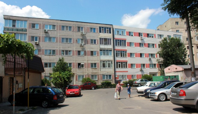 Canicula a amețit prețurile apartamentelor din Constanța - blocuri1-1377005745.jpg