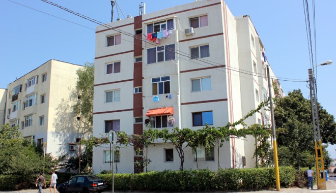 Cum arată piața imobiliară constănțeană  la jumătatea celui de-al treilea an de criză - blocuri3-1345727792.jpg