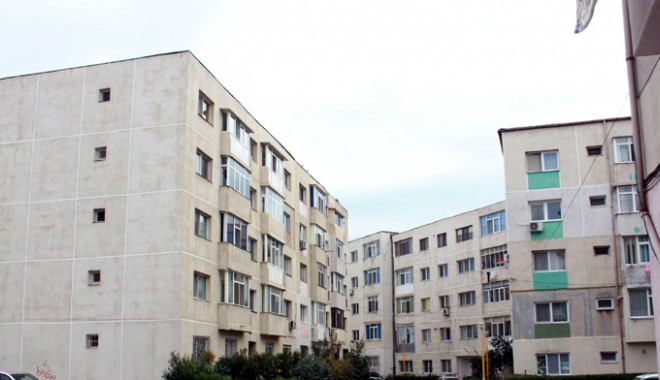 Vrei să îți cumperi  o locuință în Constanța? Prețurile continuă să scadă - blocuri4-1381663660.jpg