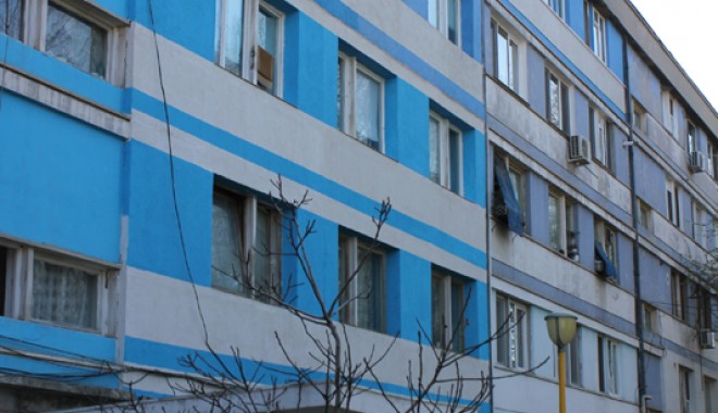 Cu cât coboară prețul unui apartament din Constanța parterul și ultimul etaj - blocuri5-1335198612.jpg