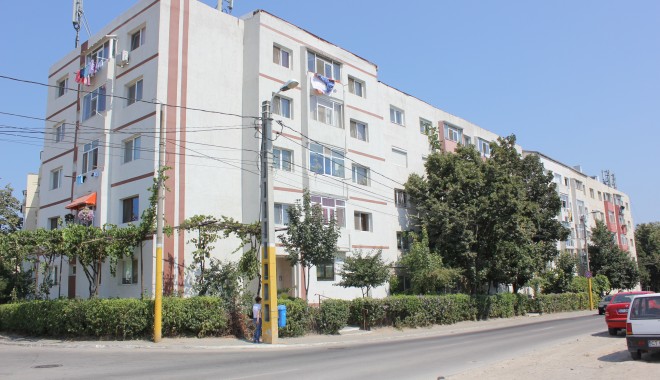 Cea mai mare bancă din România scoate casele restanțierilor la vânzare cu sutele - blocuri5-1345745446.jpg