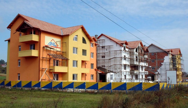 Ești tânăr și vrei o casă? Iată în ce localități primarii oferă locuințe - blocurianl2copy-1323450842.jpg