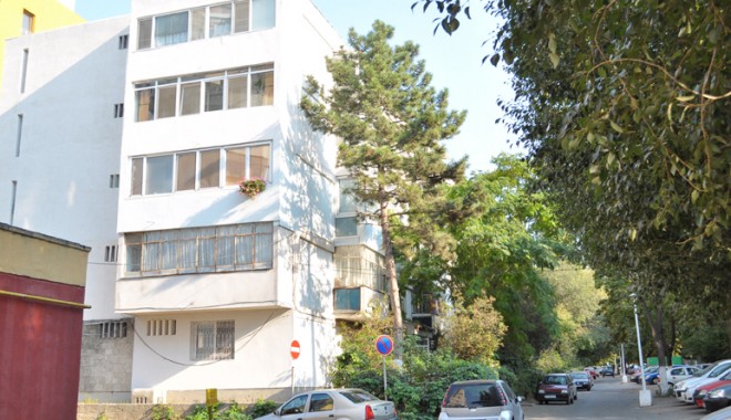 Cursul leu/euro dă de pământ cu 
