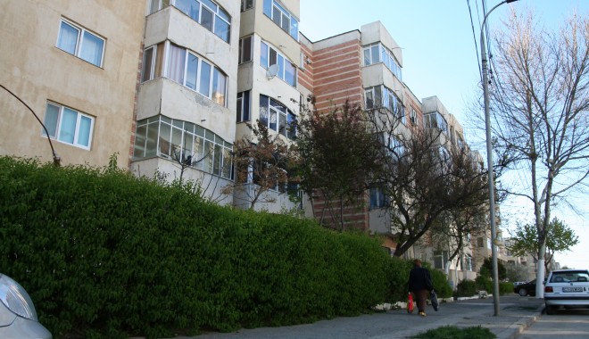 Blocurile cu datorii la apă riscă să fie debranșate - blocurifaleza5-1413799635.jpg
