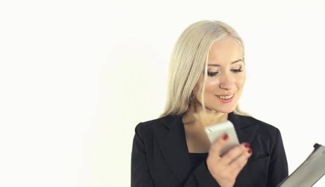 M-am măritat cu un idiot! - blonda-1448438182.jpg