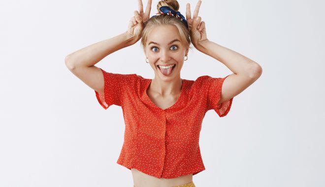 Blonda vopsită brunetă - blonda-1612546131.jpg