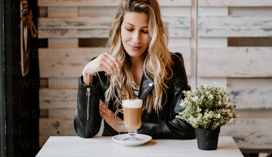 Blonda la cafea - blonda-la-cafea-1764869369.jpg