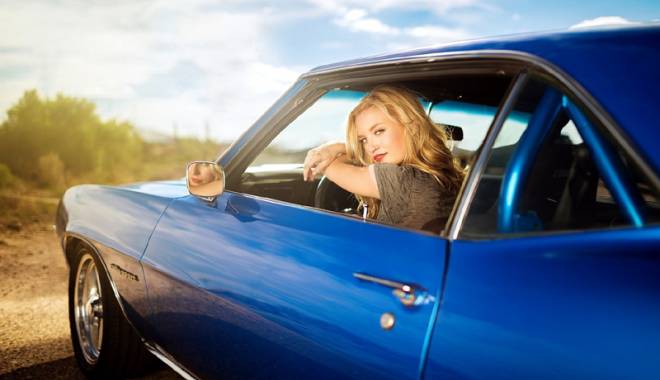 Sexy-blonda, cel mai tare mecanic auto - blondamecanicauto-1452867898.jpg