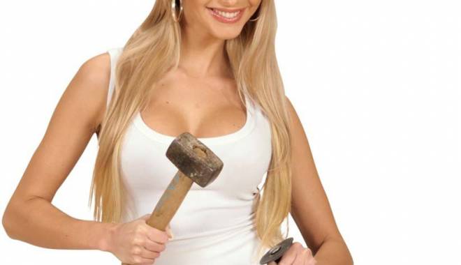 Blondă și sexy, pusă la muncă grea - blondasisexy-1449155371.jpg