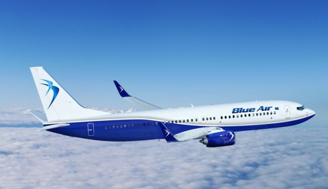 Alertă pe aeroport! Aterizare cu probleme pentru o cursă Blue Air - blueairboeing737800-1570609739.jpg