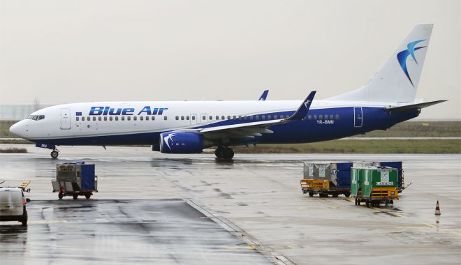 Panică la bordul unui avion care a plecat din București! S-a întors din drum și a aterizat de urgență - blueairyrbmnboeing73782r40643644-1652508720.jpg