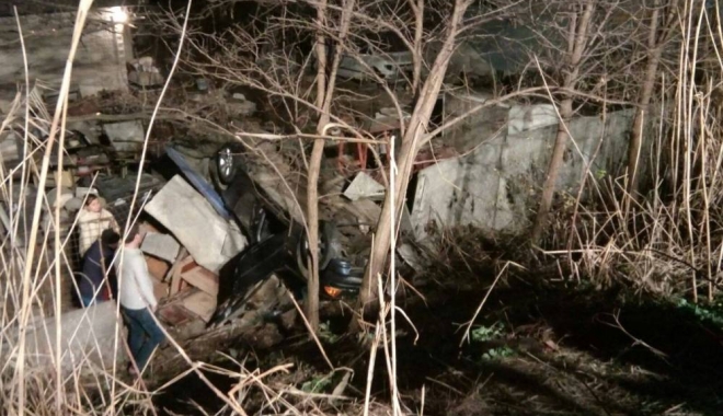 ACCIDENT RUTIER POD IPMC / Șoferul nu avea permis și conducea un BMW de 
