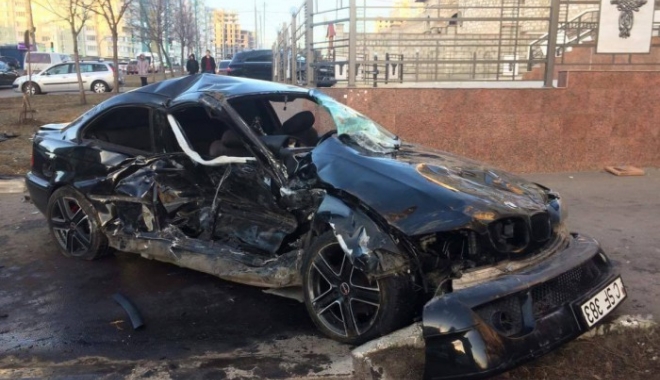 Grav accident rutier, chiar în prima zi din an - bmw-1483276100.jpg