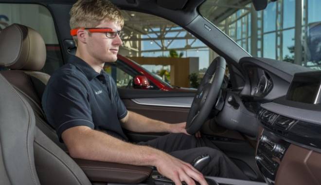 Ochelarii Google Glass, folosiți de inginerii BMW pentru a găsi problemele mașinilor - bmwengineerswithgoogleglass6630x-1417535938.jpg