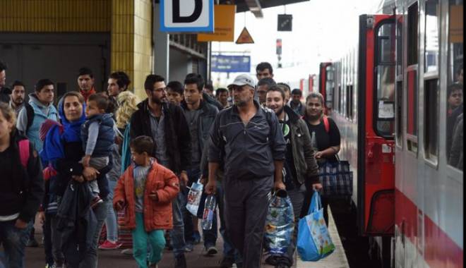 Criza imigranților continuă. Croația și-a închis majoritatea punctelor rutiere de trecere a frontierei cu Serbia - bnke2900906mih201509061243214935-1442560645.jpg