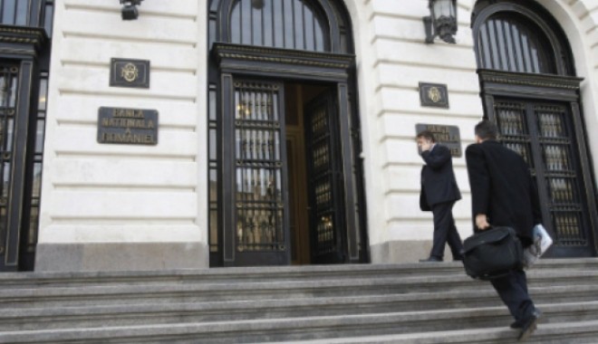 BNR plafonează suma cu care împrumută băncile - bnr4444441875660009632700-1344856502.jpg