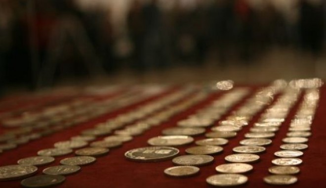 BNR pune în circulație un set de trei monede - bnrbatemonedadeargintde10leisize-1372406071.jpg