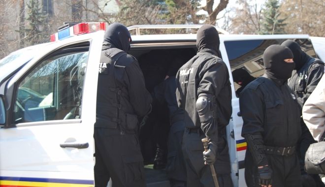 Percheziții la Constanța! Sunt vizate persoane bănuite de proxenetism - bnunbarbatarestatpentru29dezilep-1558085049.jpg
