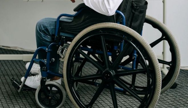 Tânăr cu handicap grav, umilit de Comisia de Evaluare: „Ar putea pune marfa pe raft la un magazin”