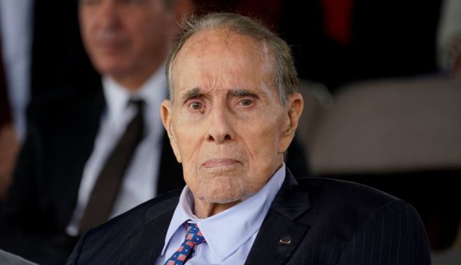 A murit Bob Dole, unul din cei mai importanți politicieni ai SUA, din ultima jumătate de secol - bobedole-1638815498.jpg