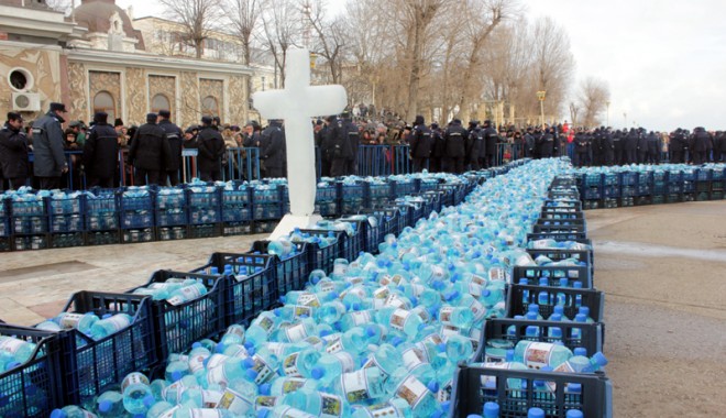 Superstiții: Astăzi, nu dați nimic cu împrumut! - boboteaza13-1388931125.jpg