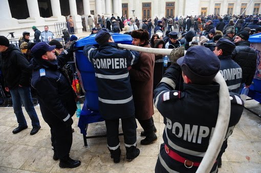 Ce vor face pompierii constănțeni de Bobotează - boboteazaog15-1325799542.jpg
