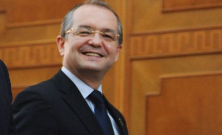 Emil Boc: România are avantajul unei ușoare stabilități macroeconomice - boc-1312795484.jpg
