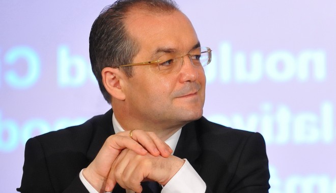 Premierul Emil Boc e dispus să crească salariul minim cu 30 lei - boc-1323171648.jpg