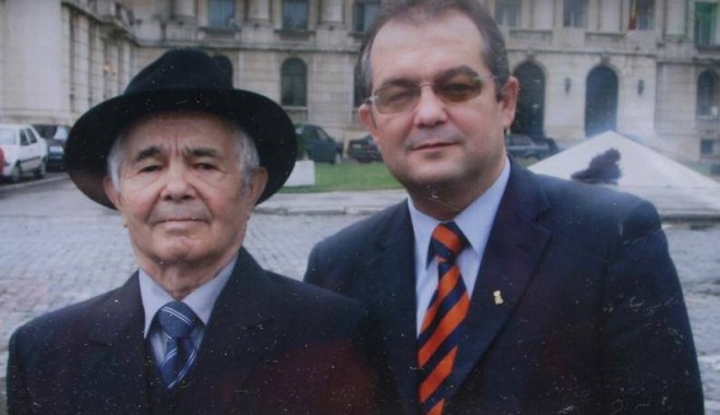 În această seară, tatăl premierului Emil Boc, Ioan Boc, a murit - boc-1325009144.jpg