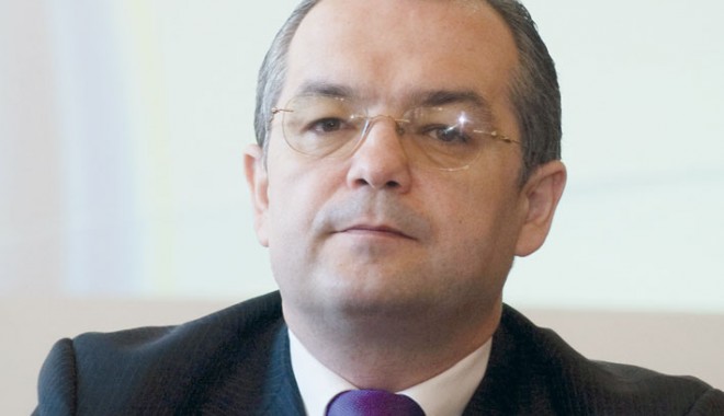 Emil Boc exclude variantele suspendării sau demisiei președintelui Traian Băsescu - boc-1345629448.jpg