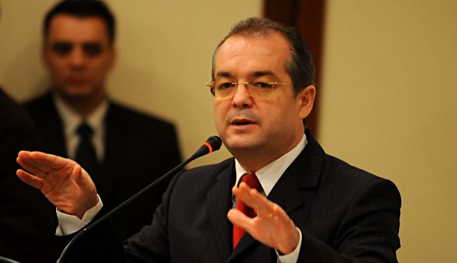 Fostul lider PDL Emil Boc susține că nu este interesat de alte partide - boc-1368746300.jpg